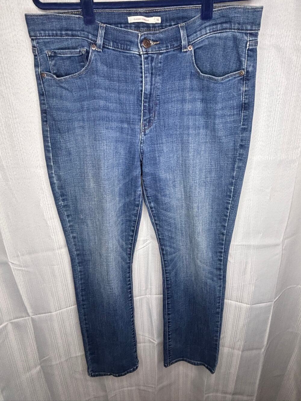 Levi's Jeans Women's Size 16 Classic Straight Med Wash American Classic Modern